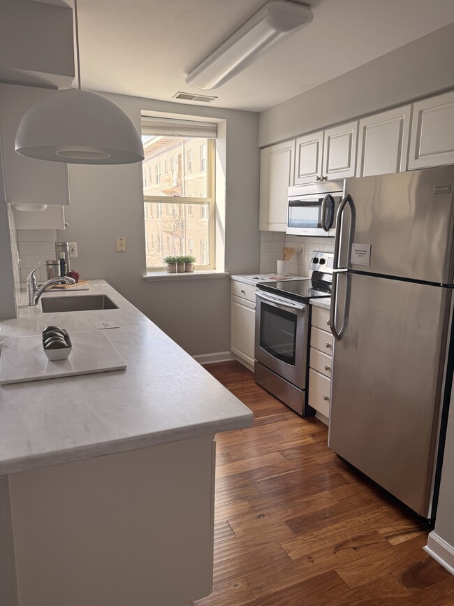 Building Photo - 1308 Clifton St NW