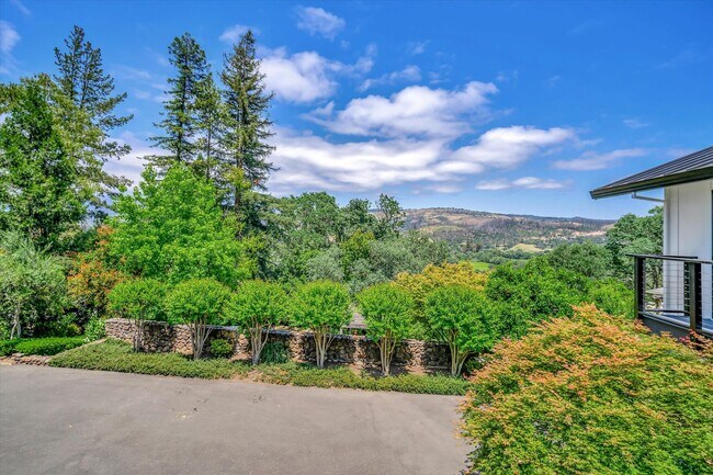 Building Photo - Welcome to Your Luxurious Napa Valley Retr...