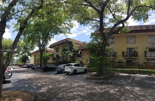 Building Photo - 8500 SW 109th Ave