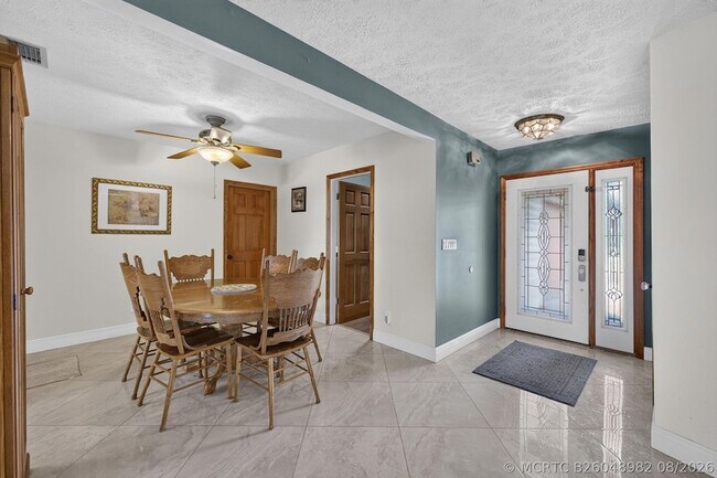 Building Photo - 1362 SW Knollwood Dr