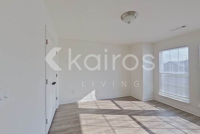 Building Photo - 109 Pin Oak St