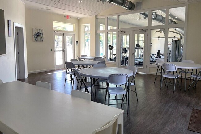 Building Photo - 950 Wynfield Cir