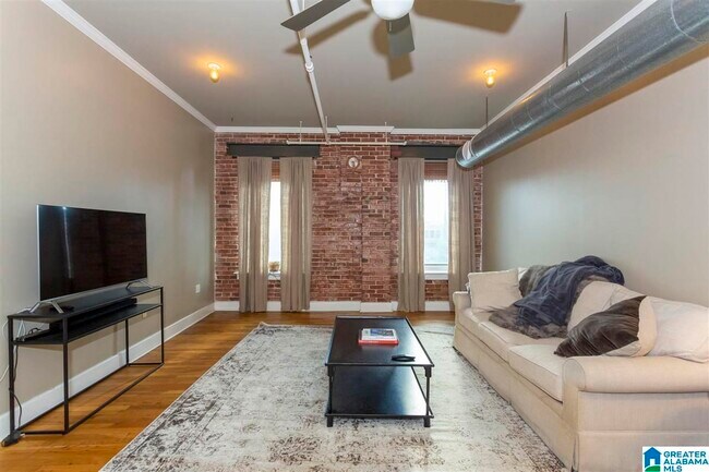 Building Photo - 2416 1st Ave N