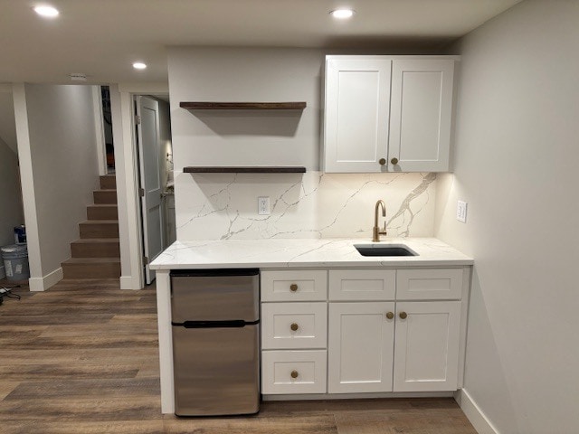 Building Photo - 121 Burgundy Cir