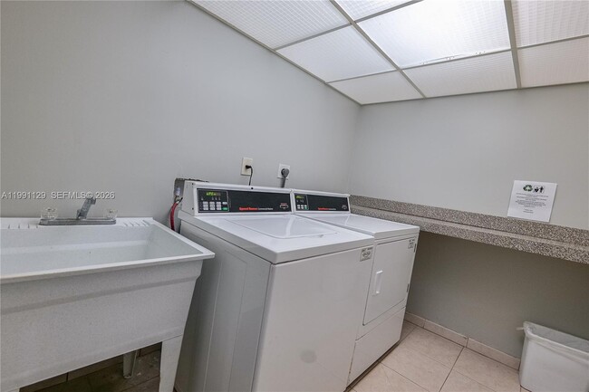 Building Photo - 2401 S Ocean Dr