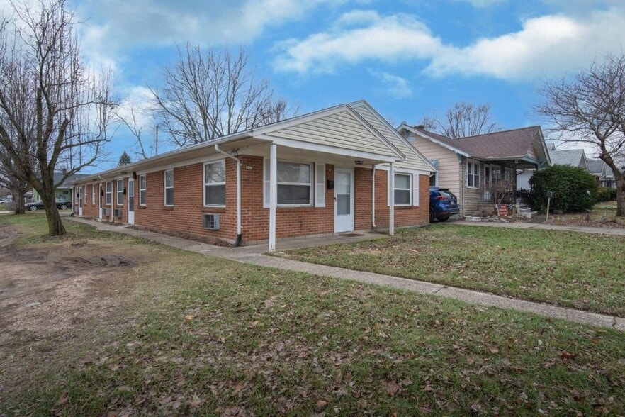 Building Photo - 446 E Siebenthaler Ave