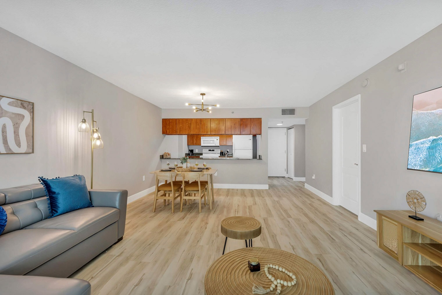 Building Photo - 1200 Brickell Bay Dr