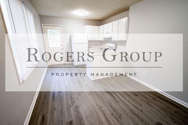 Building Photo - #103*** - 104-106 Holly Ct Duplex