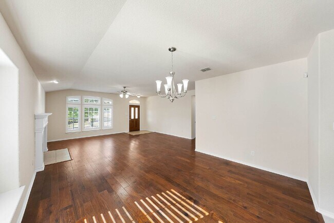 Building Photo - Gated Community - Resort Amenities