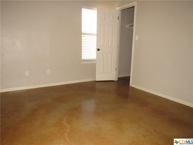 Building Photo - 4409 Brutus Ln
