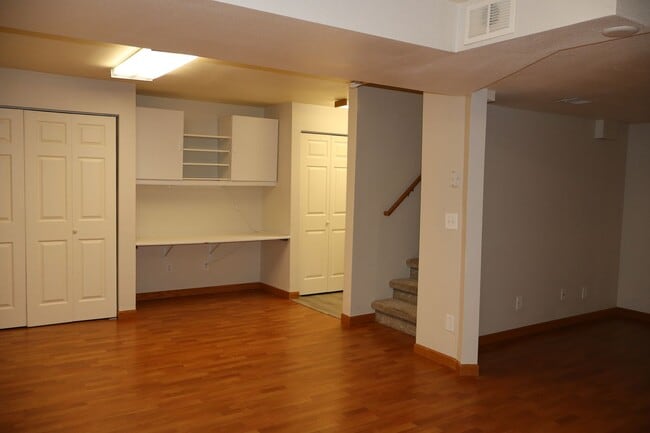 Building Photo - Live Large in Fort Collins – 5BR Home + $2...