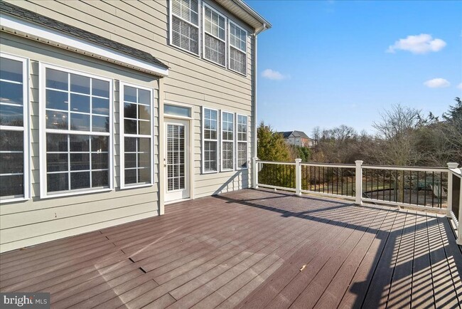 Building Photo - 927 Buttonwood Terrace NE