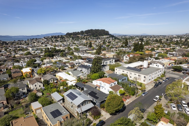 Building Photo - Fully Furnished Completely Renovated Home in Albany off of Solano Ave.