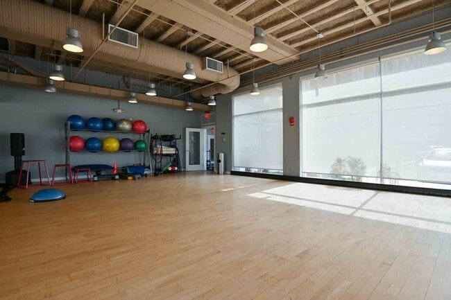 Building Photo - 350 G St SW