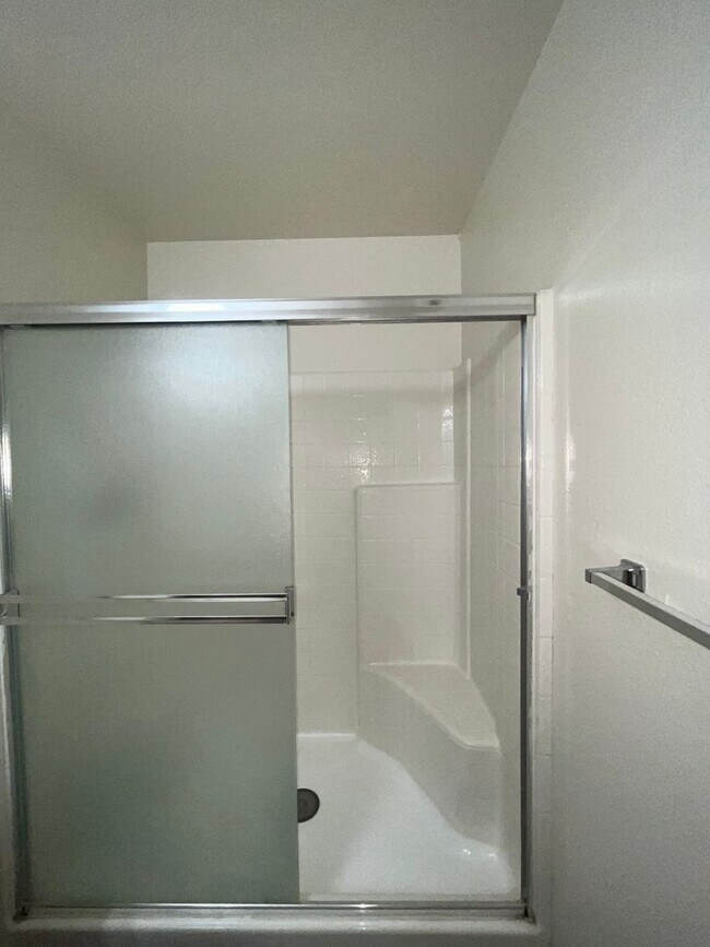 Building Photo - 1281
