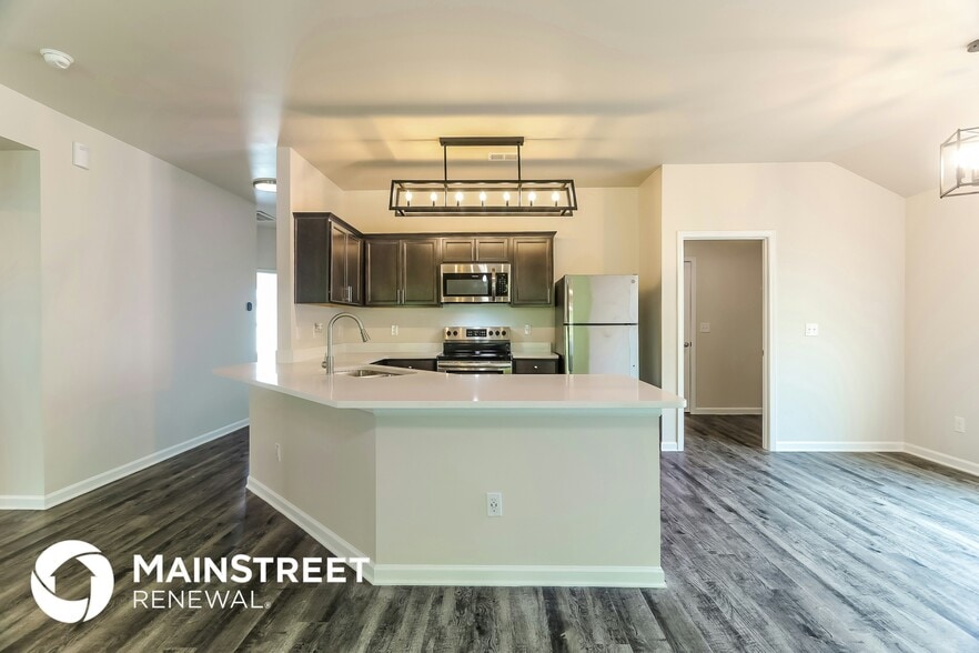 Building Photo - 281 Hillcrest Dr