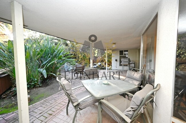 Building Photo - 360 E Terrace Ave