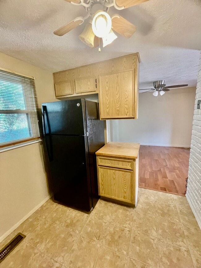 Building Photo - 3 Bed 1.5 Bath- Bridgeville PA