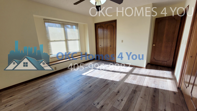 Building Photo - 3 Bed with Lake Hefner View