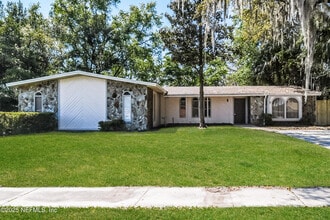 Building Photo - 1160 Crown Dr