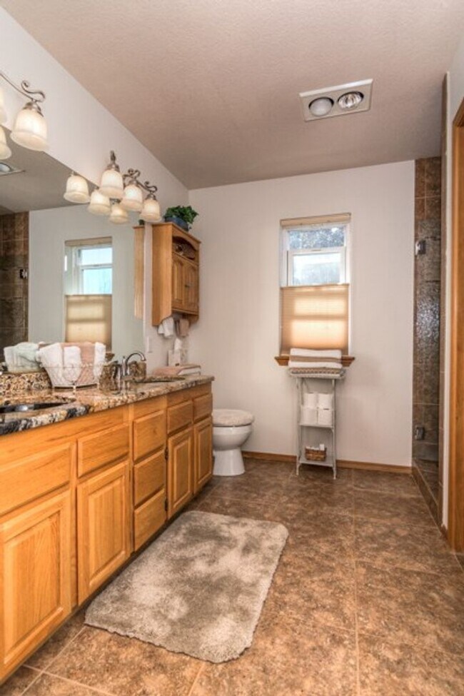 Building Photo - Beautiful home in Tanglewood