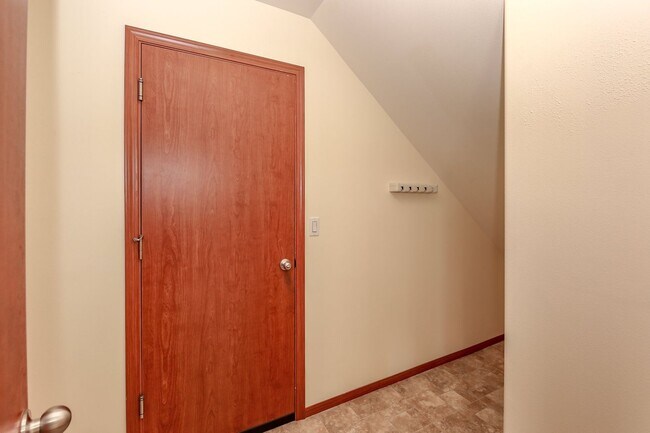 Building Photo - Spacious 4-Bedroom DuPont Home with AC