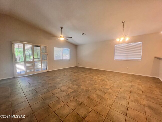 Building Photo - 2875 W Simplicity Dr