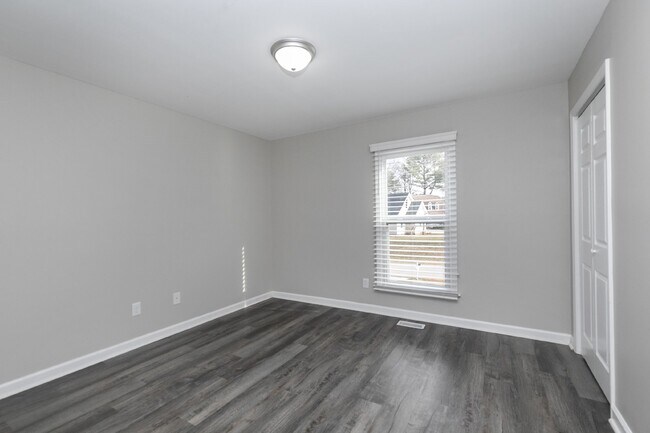 Building Photo - 106 Allison Way