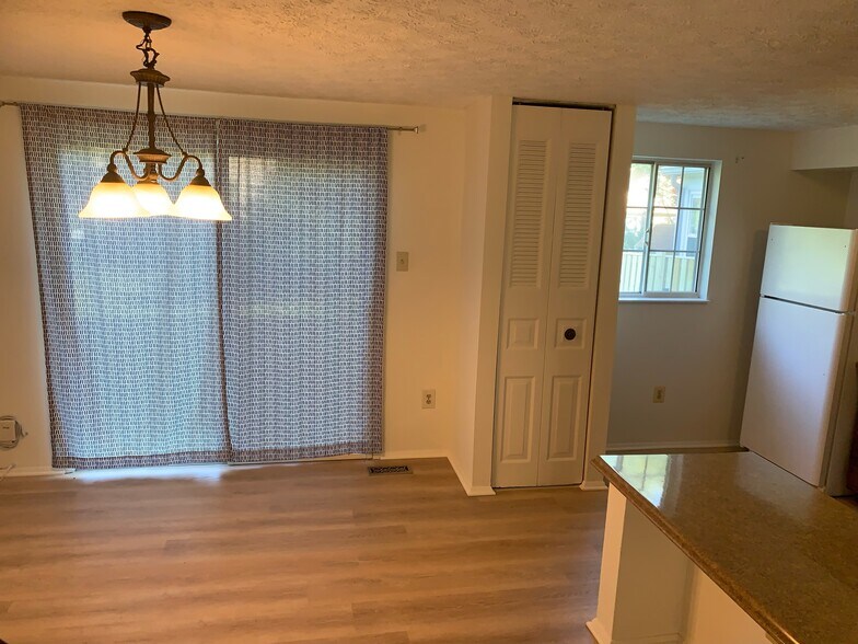 Building Photo - 7700 Fawn Ct