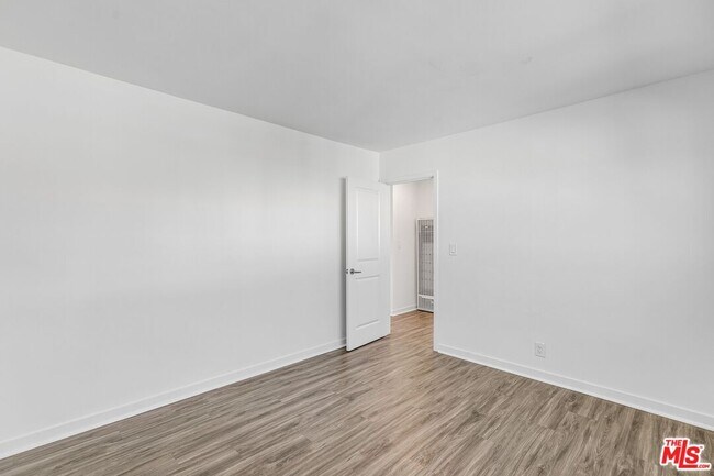 Building Photo - 1323 11th St