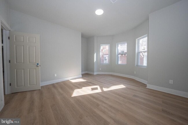 Building Photo - 122 3RD St