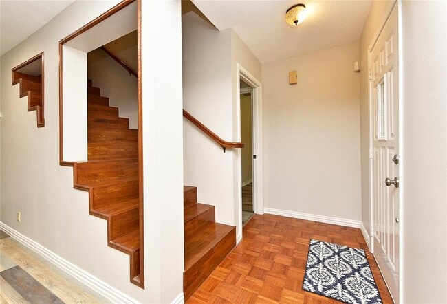 Building Photo - 1811 Laurel Oaks Dr