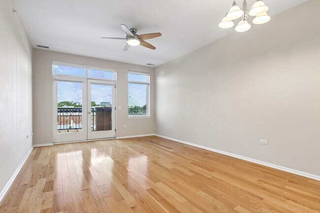 Building Photo - 106 S Ridgeland Ave