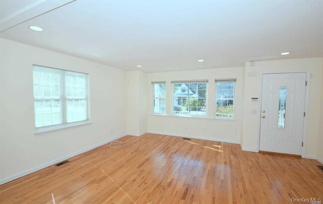 Building Photo - 74 Firwood Rd