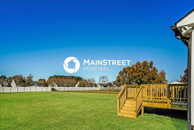 Building Photo - 3 Bedroom Pet-Friendly Home in SMITHFIELD, NC with Main Street Renewal