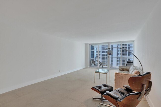 Building Photo - 1360 S Ocean Blvd
