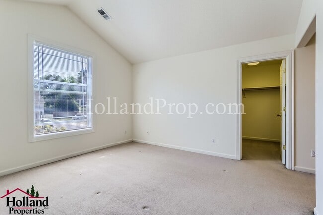 Building Photo - Beautiful Duplex with Great Location!!! NEW PRICE and REDUCED SECURITY DEPOSIT