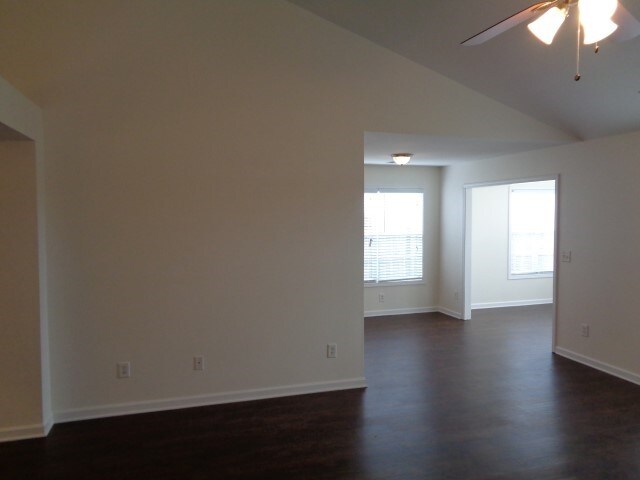 Building Photo - 705 Parc River Blvd
