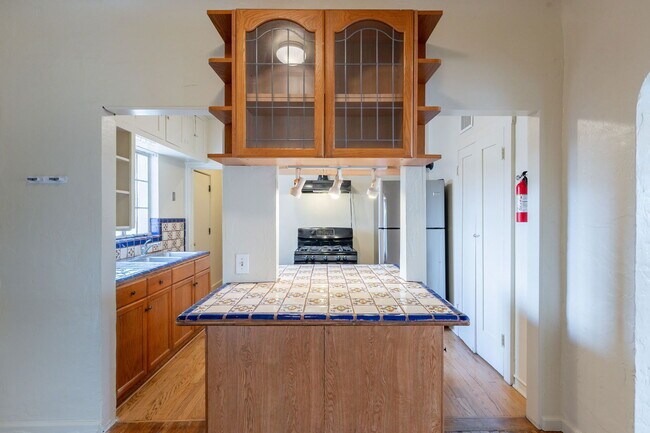 Building Photo - 241 S Cherry Ave