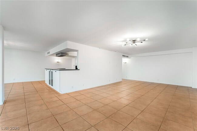 Building Photo - 3111 Bel Air Dr