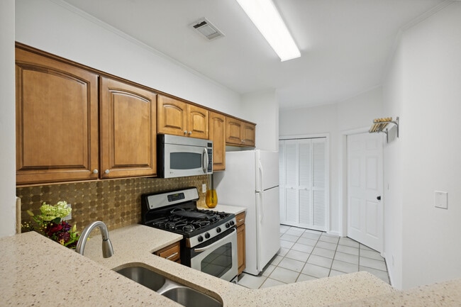 Building Photo - 439 Grant St SE