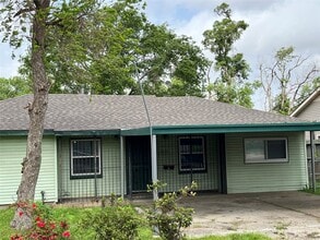 Building Photo - 7717 Roswell St