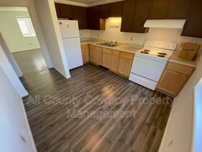 Primary Photo - 527 Spring Creek Dr
