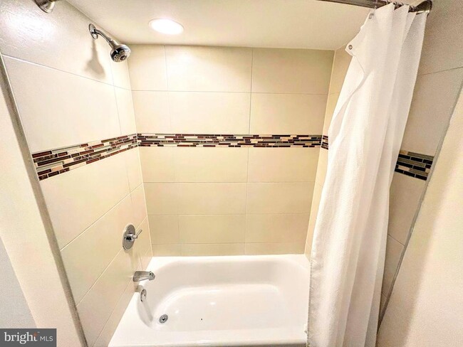 Building Photo - 1538 Ogden St