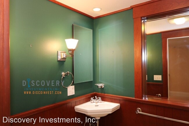 Building Photo - 4 br, 2.5 bath House - 532 Magnolia Avenue