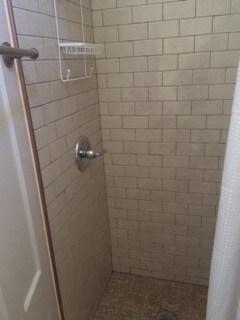upstairs shower - 20 State St