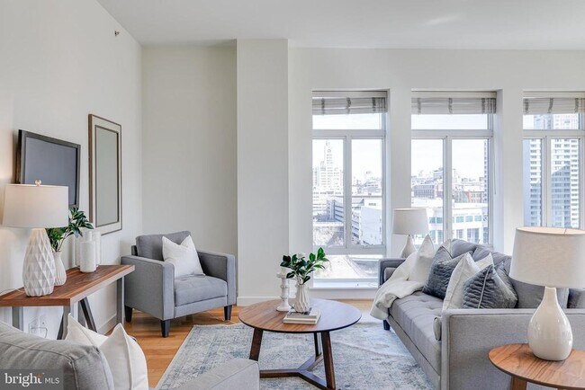 Building Photo - 1900 Hamilton St