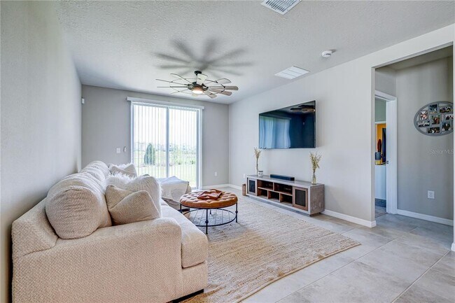 Building Photo - 10210 Daybreak Glen