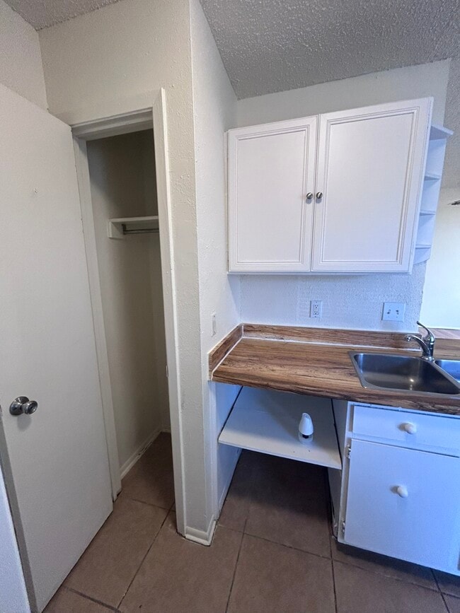 Building Photo - 4047 Indian Sunrise