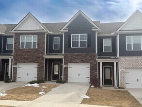 Building Photo - Newly Built 3 Bedroom Home - Baxter